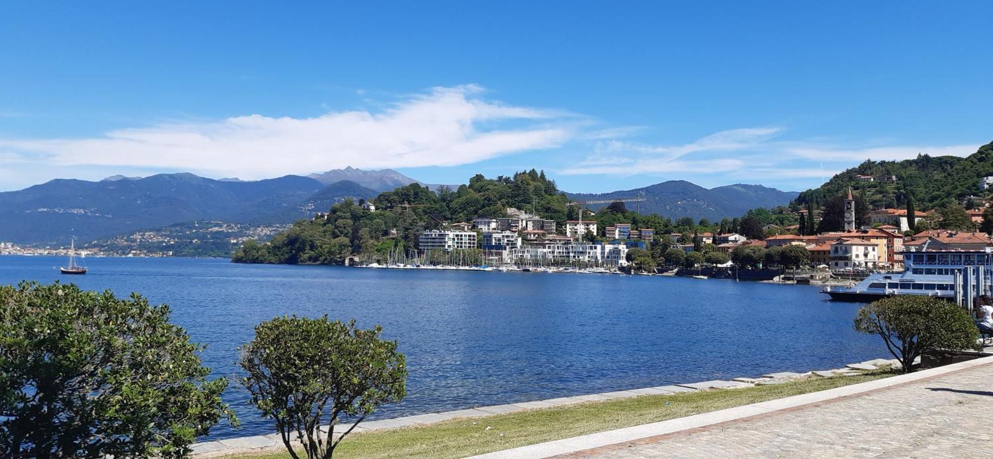 Il Blu Di Laveno Apartment Luaran gambar